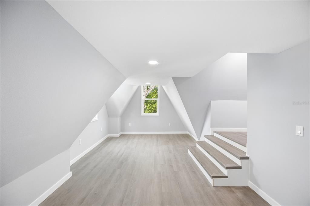 For Rent: $3,800 (4 beds, 3 baths, 2065 Square Feet)