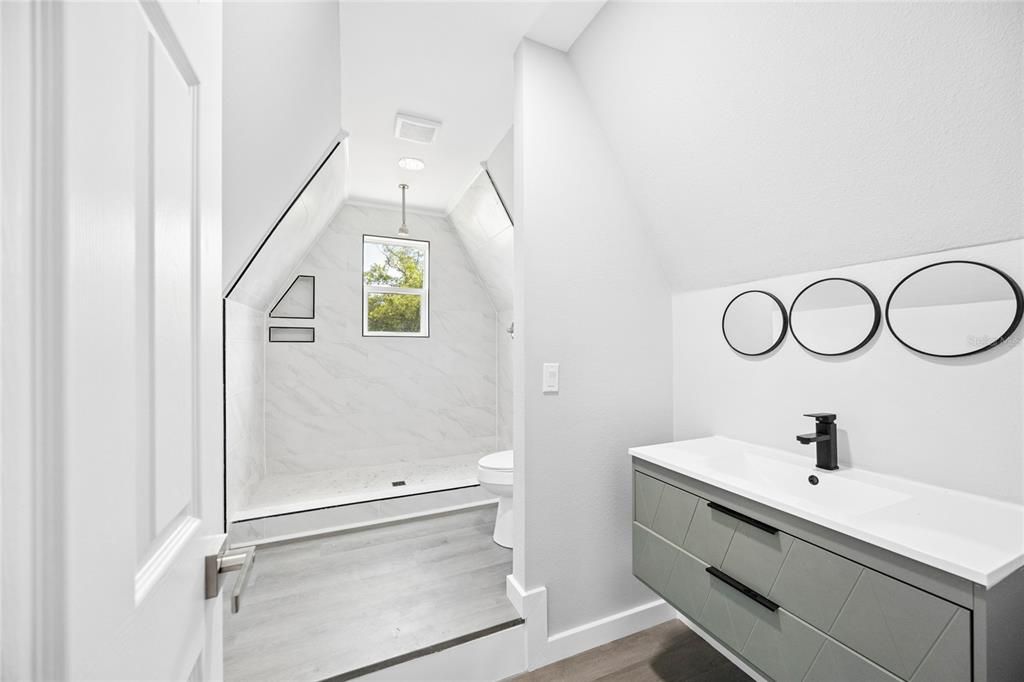 For Rent: $3,800 (4 beds, 3 baths, 2065 Square Feet)