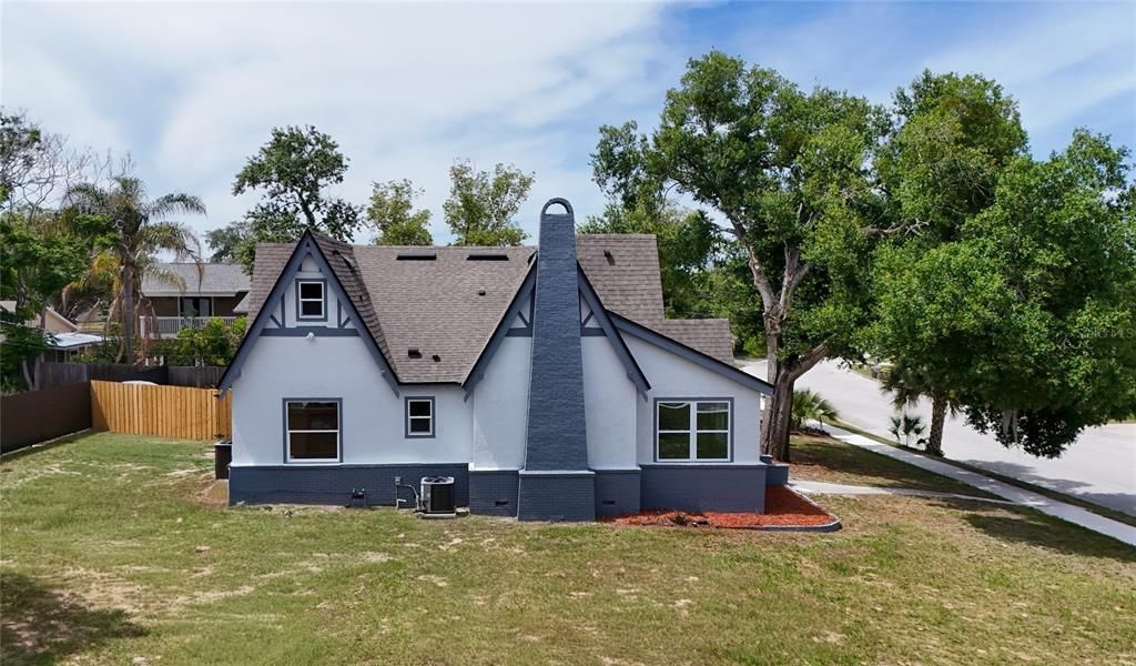 For Rent: $3,800 (4 beds, 3 baths, 2065 Square Feet)