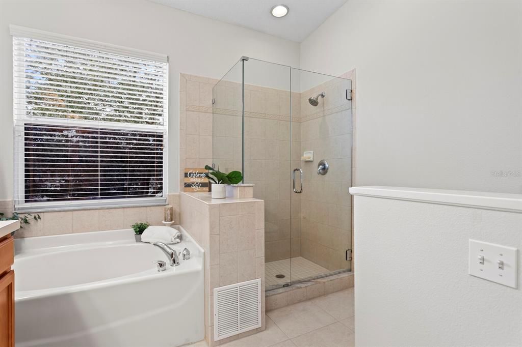 En Renta: $3,995 (3 camas, 2 baños, 2606 Pies cuadrados)