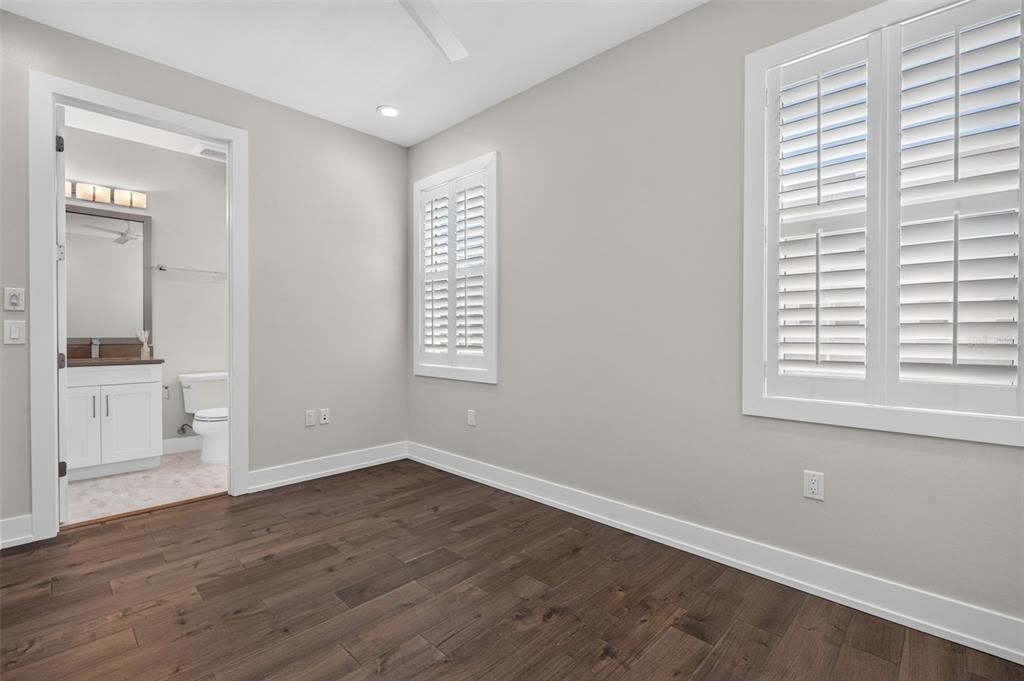 For Sale: $1,425,000 (3 beds, 3 baths, 2700 Square Feet)
