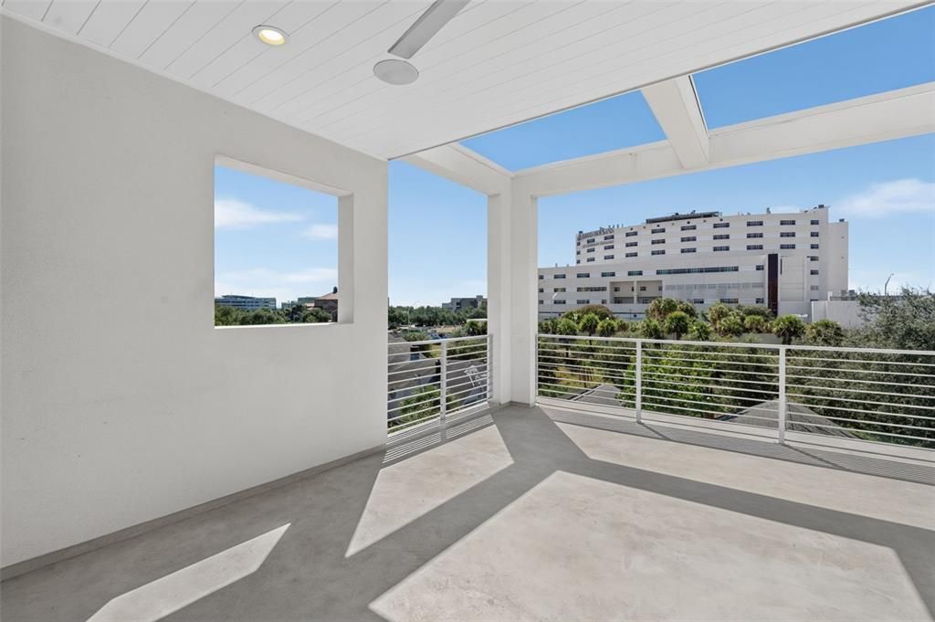 For Sale: $1,425,000 (3 beds, 3 baths, 2700 Square Feet)