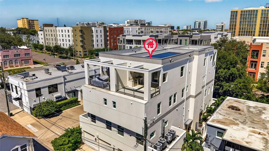 For Sale: $1,425,000 (3 beds, 3 baths, 2700 Square Feet)