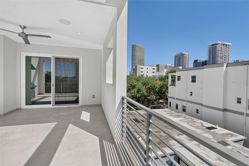 For Sale: $1,425,000 (3 beds, 3 baths, 2700 Square Feet)