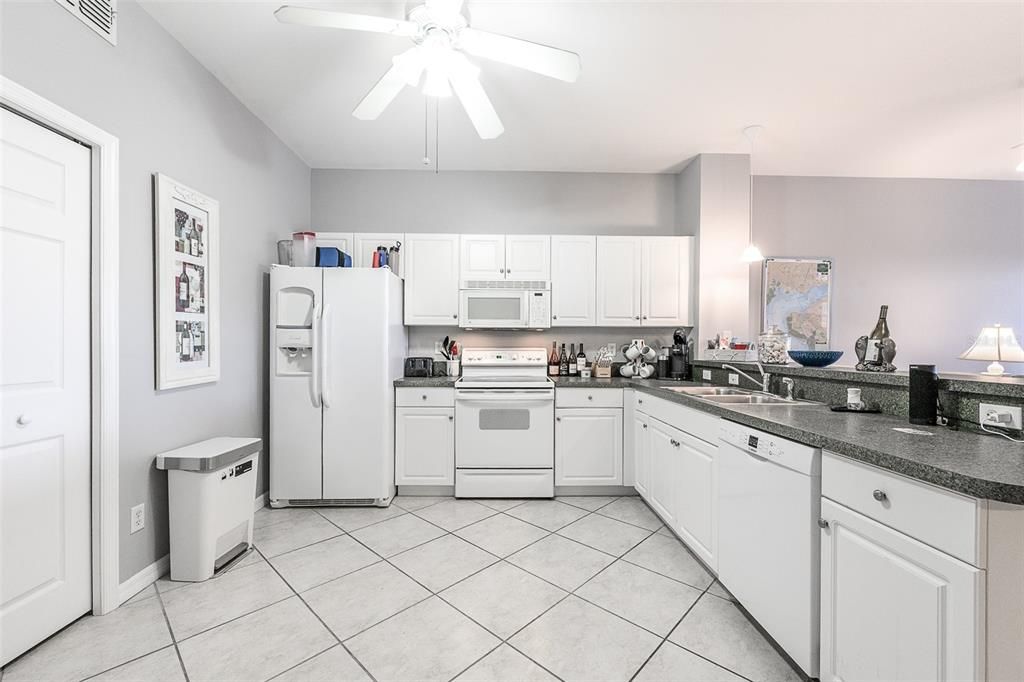 For Rent: $4,500 (3 beds, 2 baths, 1517 Square Feet)