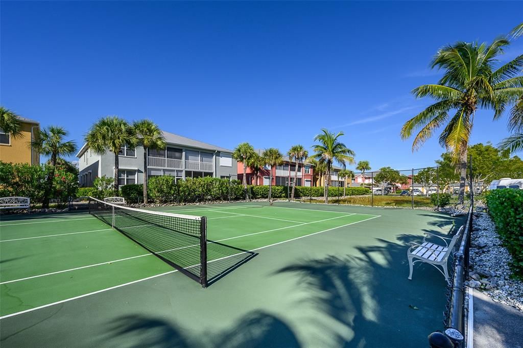 For Rent: $4,500 (3 beds, 2 baths, 1517 Square Feet)