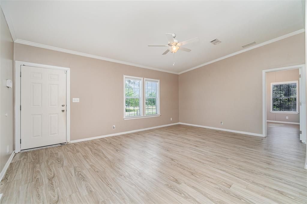 For Rent: $2,000 (3 beds, 2 baths, 1440 Square Feet)