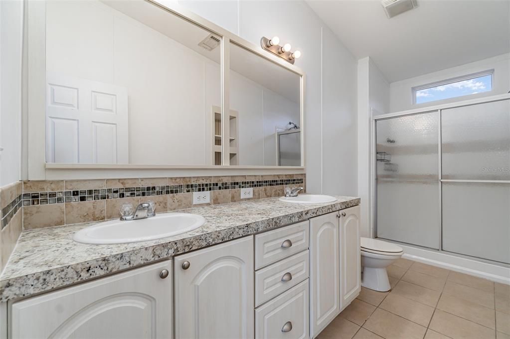 For Rent: $2,000 (3 beds, 2 baths, 1440 Square Feet)