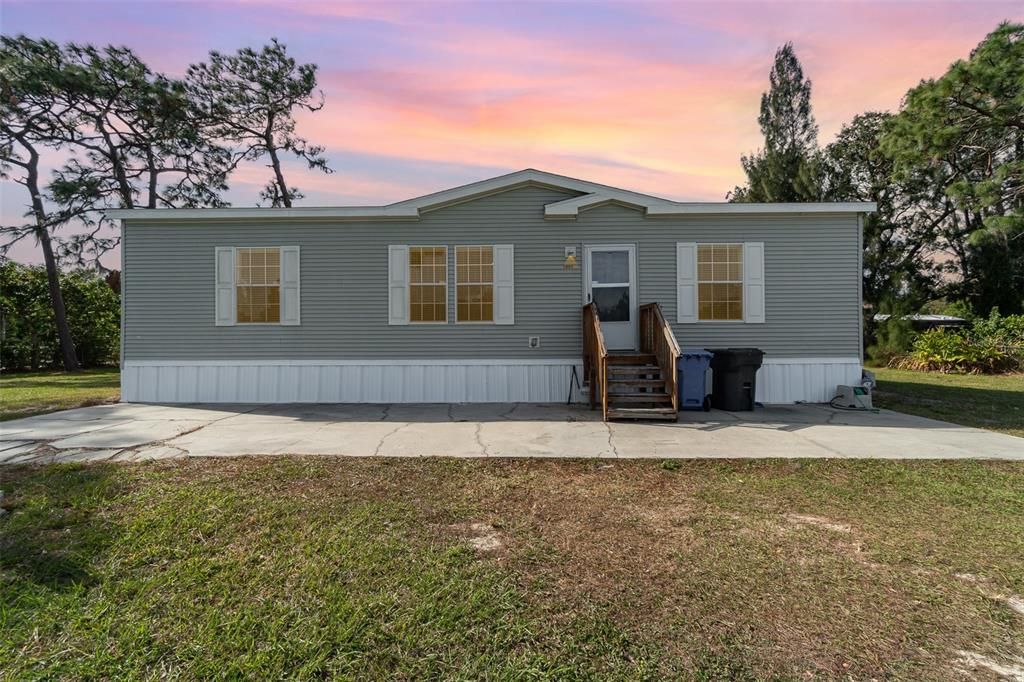 For Rent: $2,000 (3 beds, 2 baths, 1440 Square Feet)