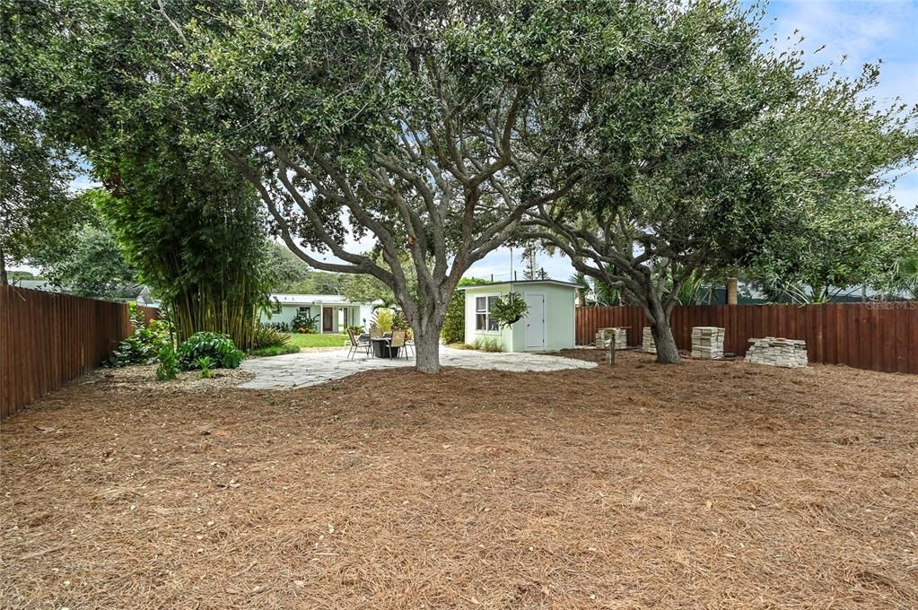 For Sale: $795,000 (2 beds, 1 baths, 816 Square Feet)