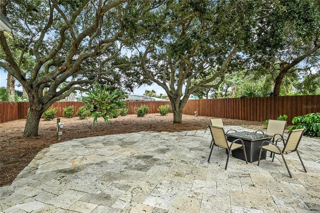 For Sale: $795,000 (2 beds, 1 baths, 816 Square Feet)