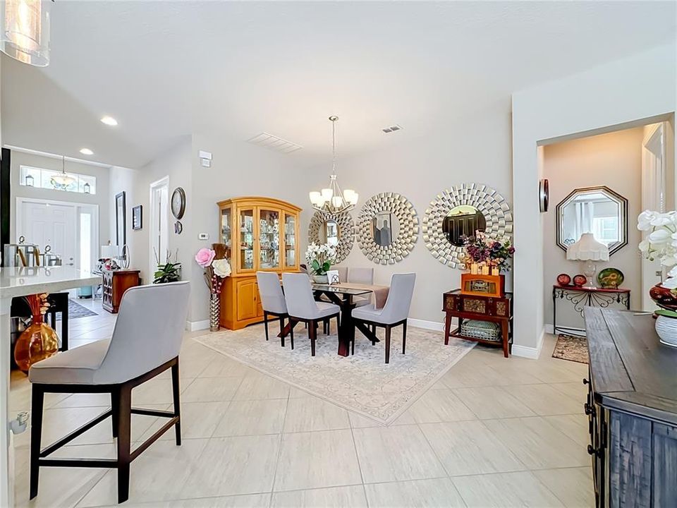For Sale: $390,000 (2 beds, 2 baths, 2073 Square Feet)