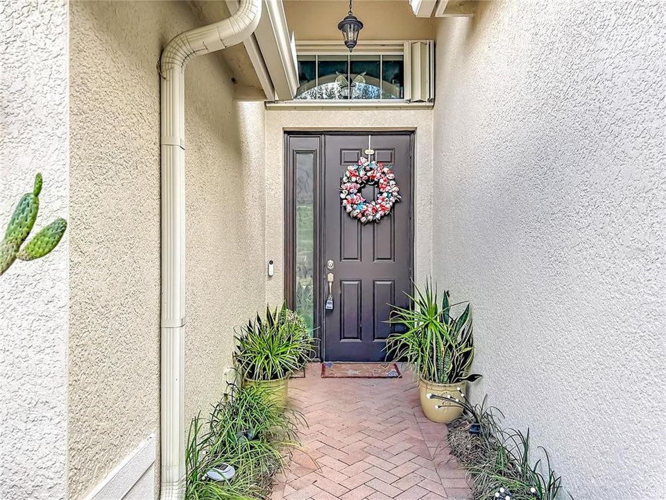 For Sale: $390,000 (2 beds, 2 baths, 2073 Square Feet)