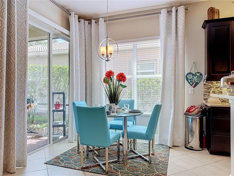 For Sale: $390,000 (2 beds, 2 baths, 2073 Square Feet)