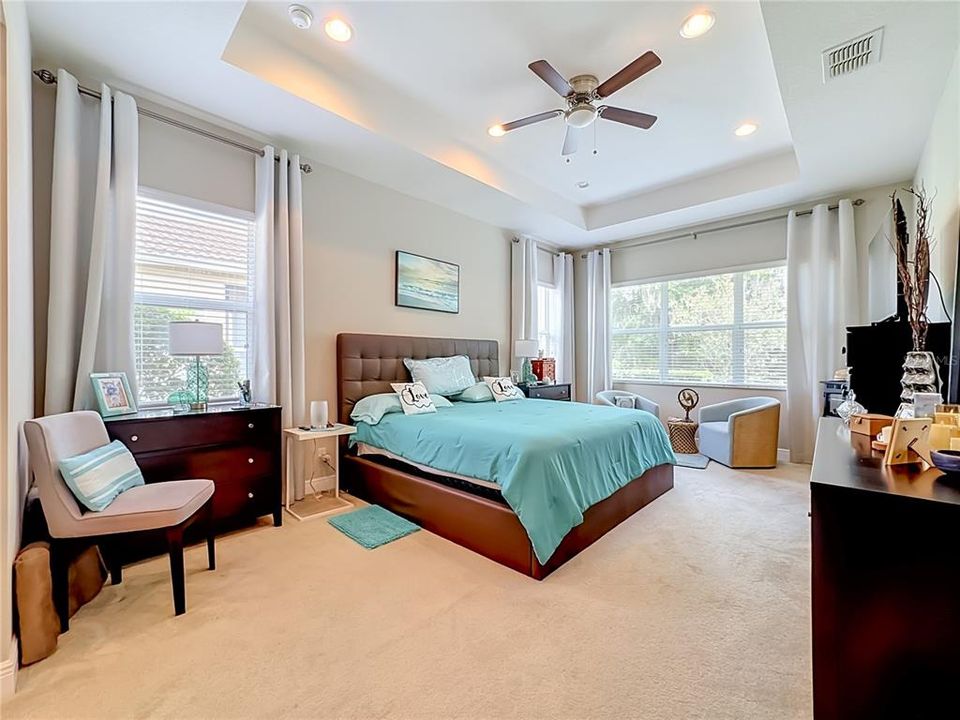 For Sale: $390,000 (2 beds, 2 baths, 2073 Square Feet)