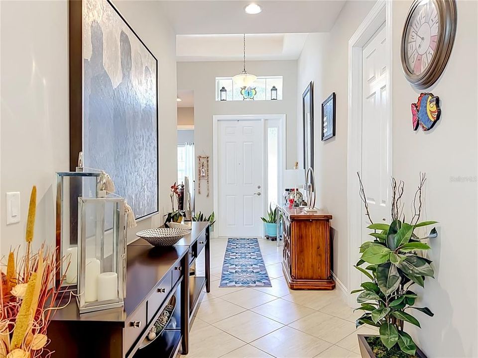 For Sale: $390,000 (2 beds, 2 baths, 2073 Square Feet)
