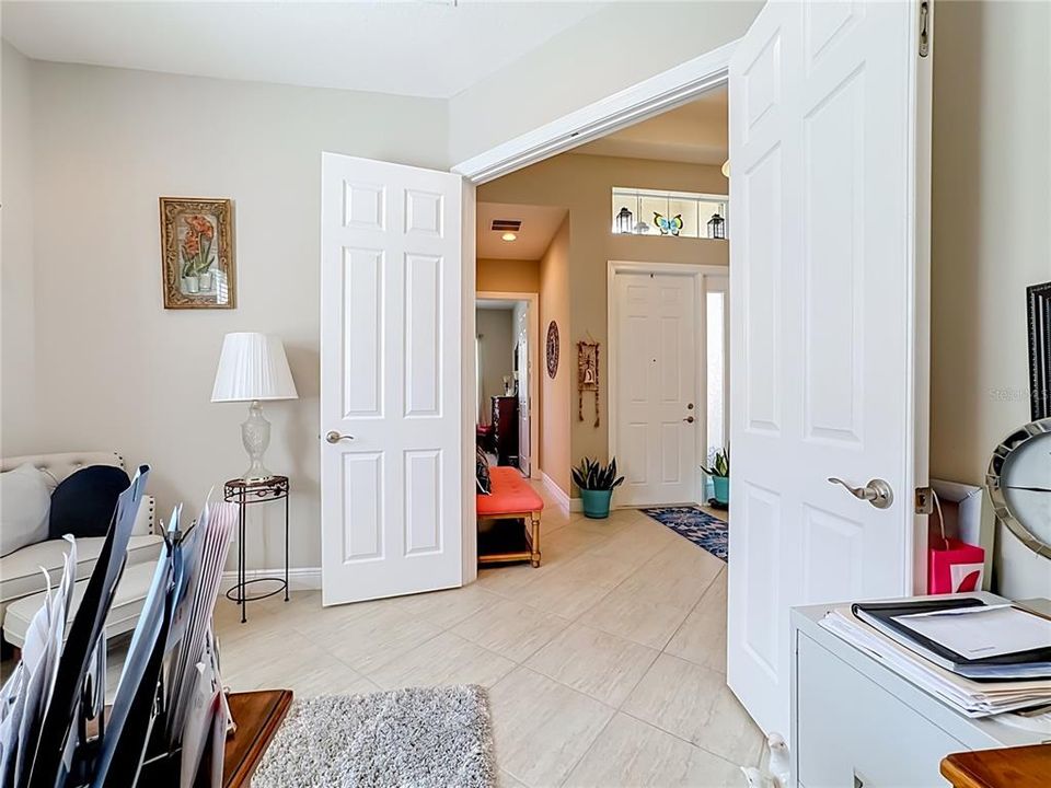 For Sale: $390,000 (2 beds, 2 baths, 2073 Square Feet)