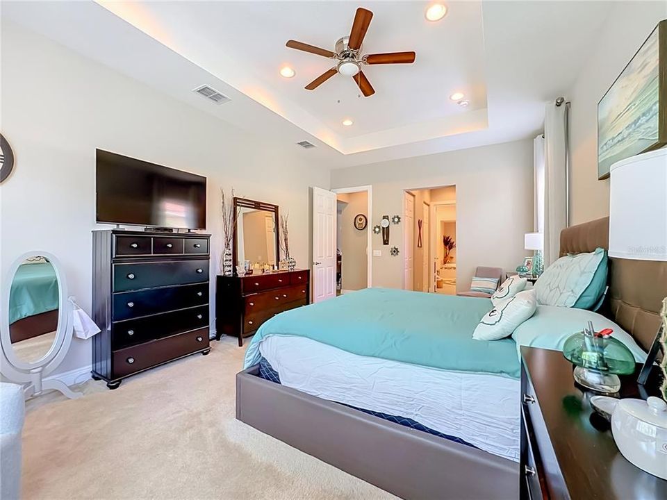 For Sale: $390,000 (2 beds, 2 baths, 2073 Square Feet)