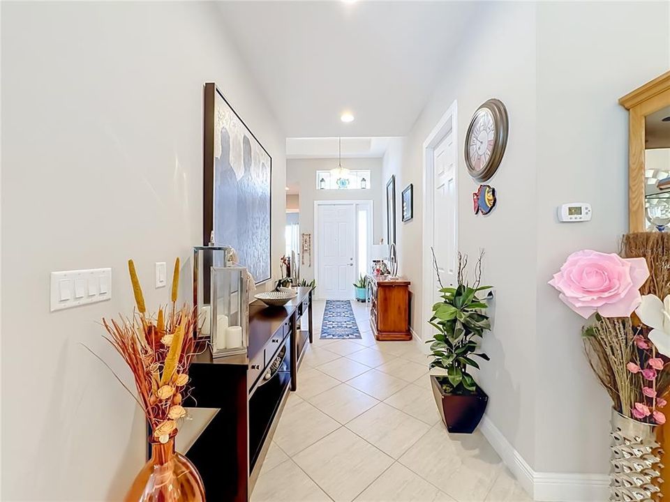 For Sale: $390,000 (2 beds, 2 baths, 2073 Square Feet)