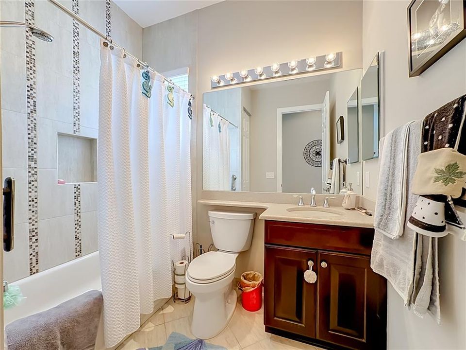 For Sale: $390,000 (2 beds, 2 baths, 2073 Square Feet)
