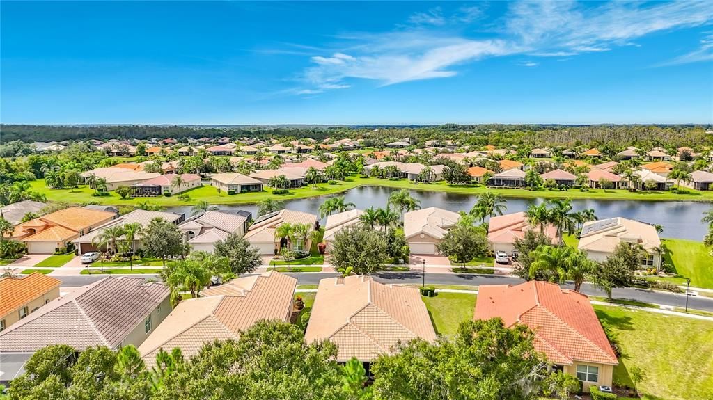 For Sale: $390,000 (2 beds, 2 baths, 2073 Square Feet)