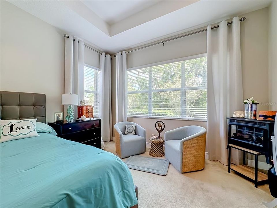 For Sale: $390,000 (2 beds, 2 baths, 2073 Square Feet)