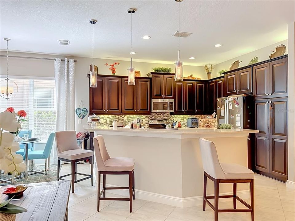 For Sale: $390,000 (2 beds, 2 baths, 2073 Square Feet)