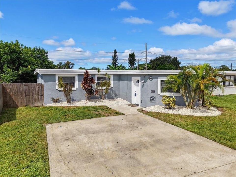 For Sale: $429,900 (4 beds, 2 baths, 1491 Square Feet)