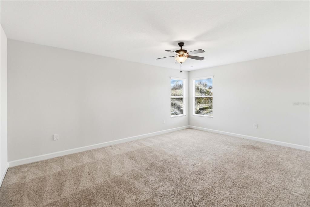 For Sale: $689,900 (5 beds, 3 baths, 3863 Square Feet)