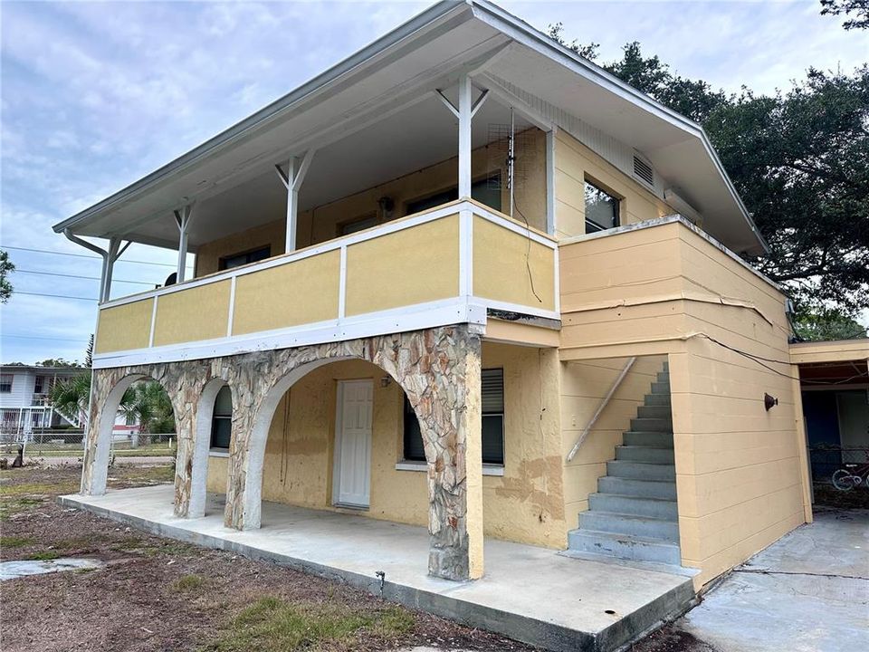 For Rent: $1,350 (2 beds, 1 baths, 800 Square Feet)