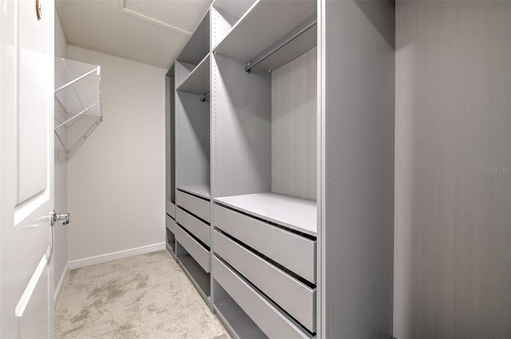 For Rent: $2,400 (3 beds, 2 baths, 1818 Square Feet)