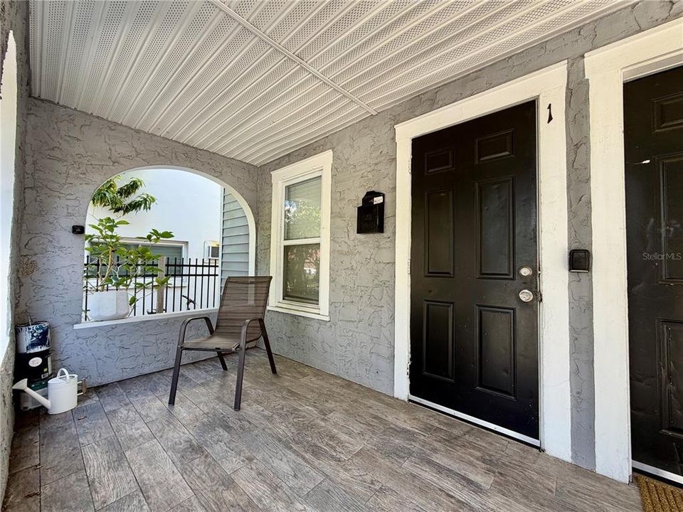 For Rent: $1,750 (1 beds, 1 baths, 650 Square Feet)