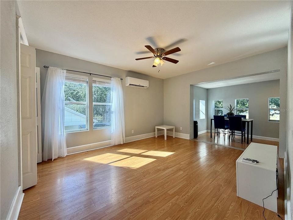 For Rent: $1,750 (1 beds, 1 baths, 650 Square Feet)