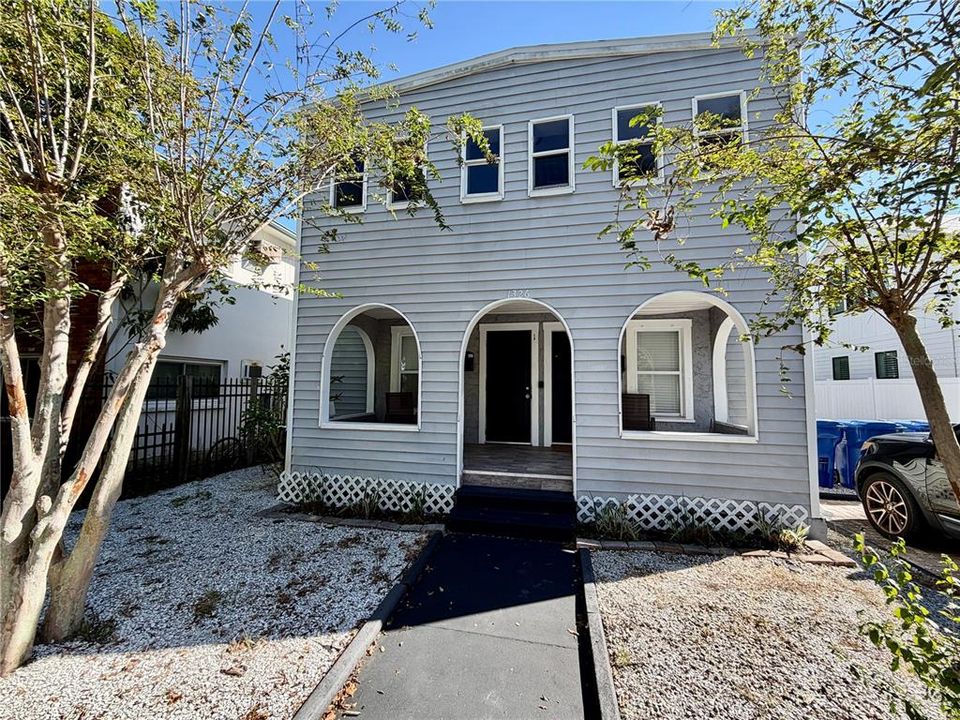 For Rent: $1,750 (1 beds, 1 baths, 650 Square Feet)