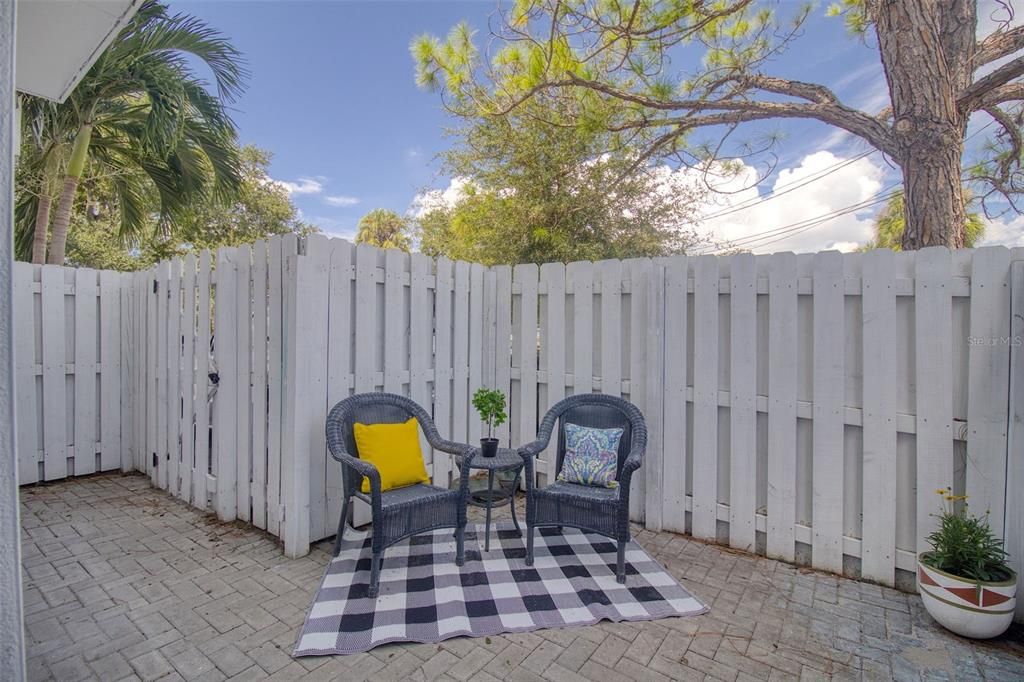 For Sale: $825,000 (3 beds, 3 baths, 2411 Square Feet)