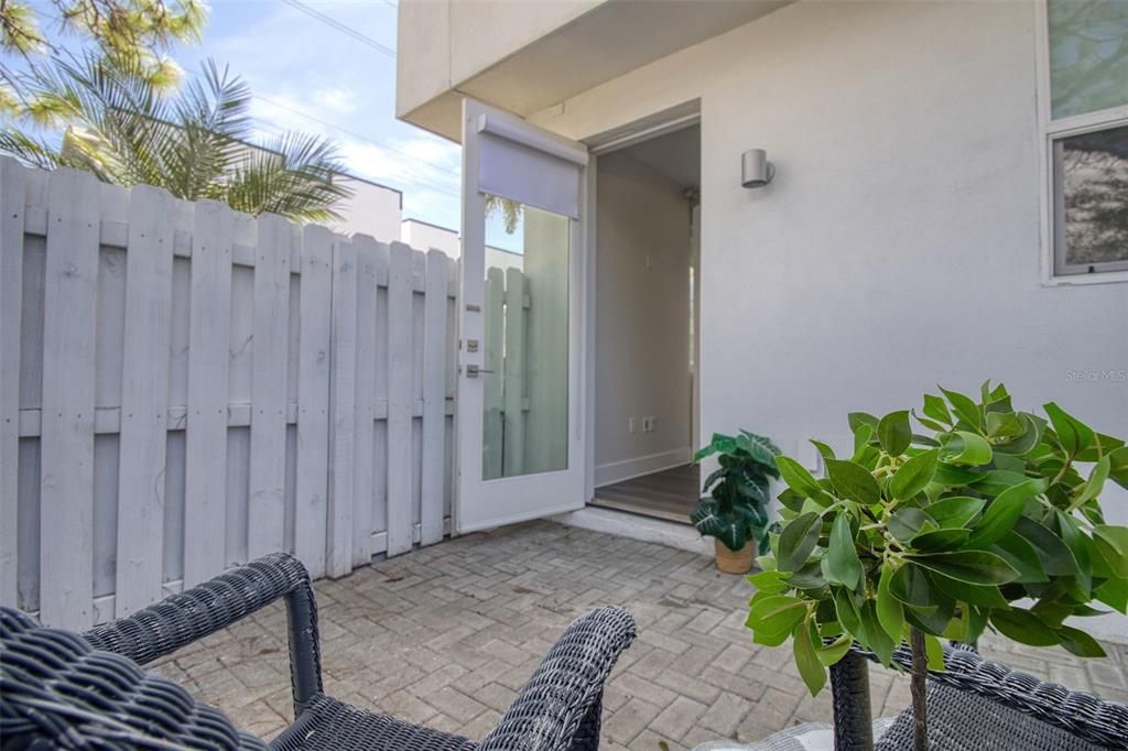 For Sale: $825,000 (3 beds, 3 baths, 2411 Square Feet)