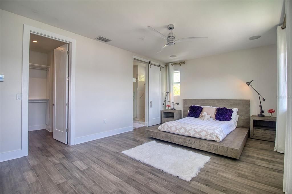 For Sale: $825,000 (3 beds, 3 baths, 2411 Square Feet)