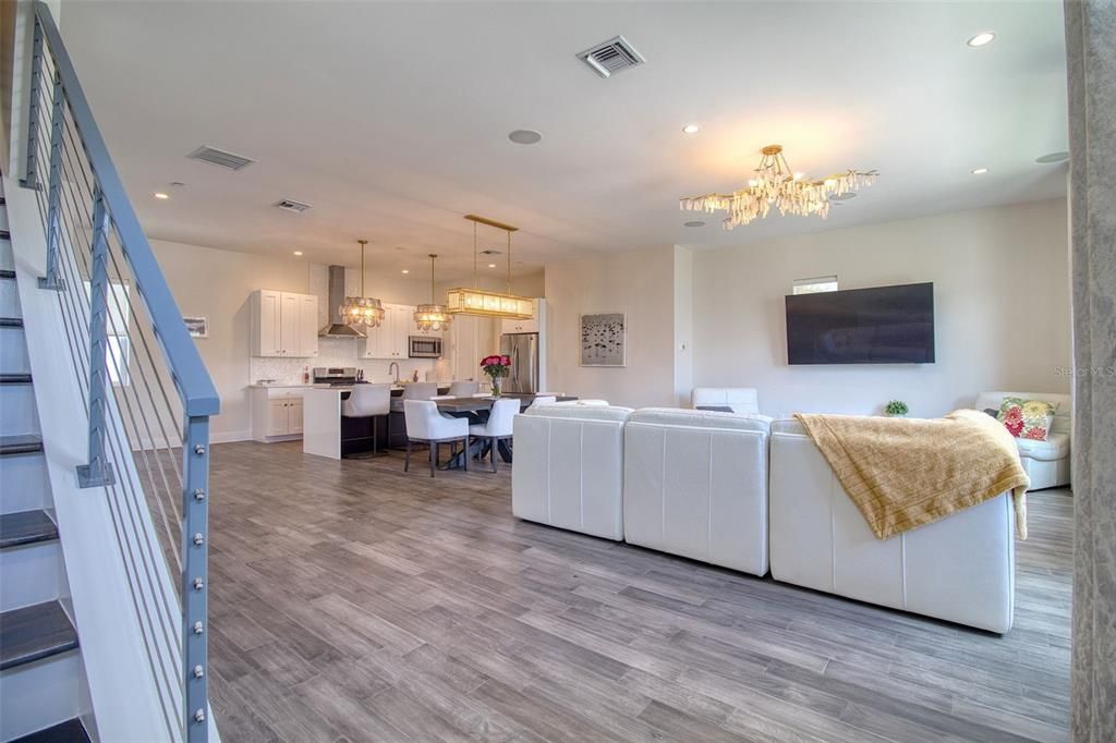 For Sale: $825,000 (3 beds, 3 baths, 2411 Square Feet)