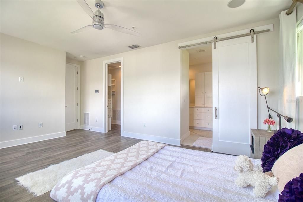 For Sale: $825,000 (3 beds, 3 baths, 2411 Square Feet)