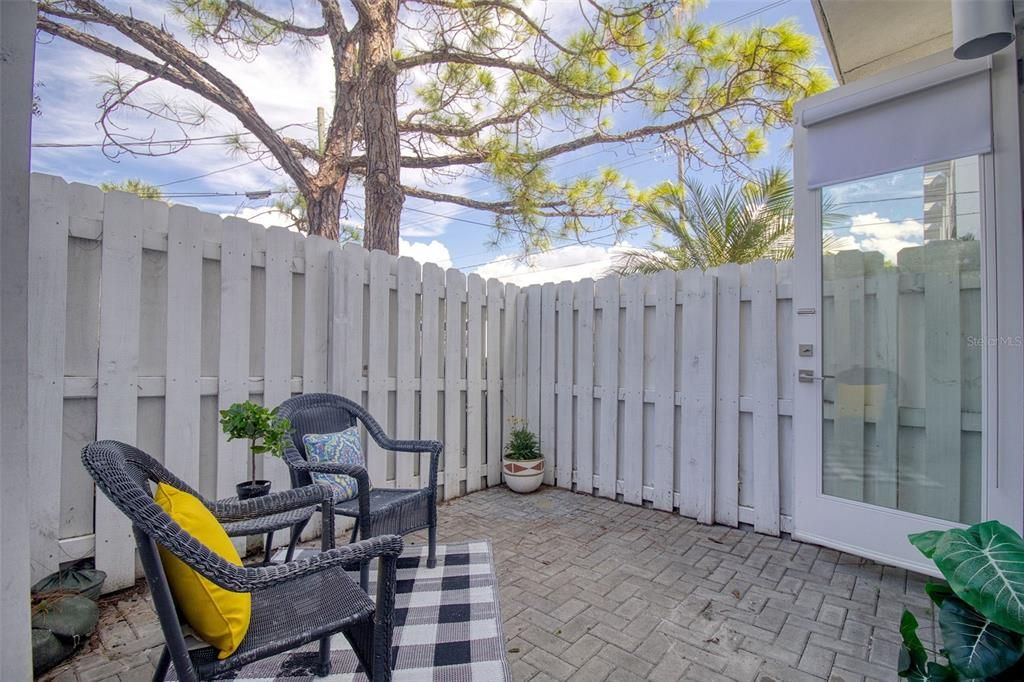 For Sale: $825,000 (3 beds, 3 baths, 2411 Square Feet)