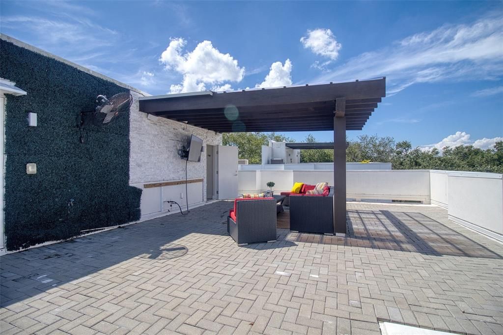 For Sale: $825,000 (3 beds, 3 baths, 2411 Square Feet)