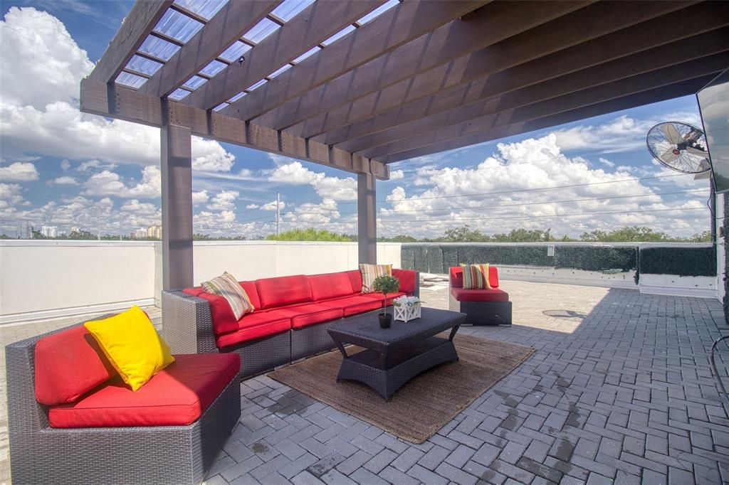 For Sale: $825,000 (3 beds, 3 baths, 2411 Square Feet)