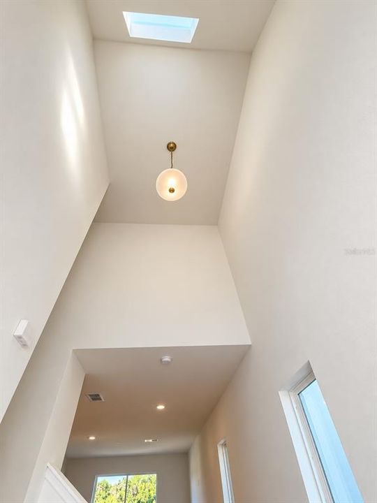 На продажу: $419,990 (4 спален, 2 ванн, 2536 Квадратных фут)