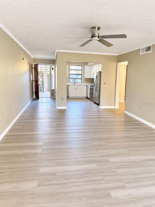 For Sale: $228,000 (2 beds, 2 baths, 1010 Square Feet)