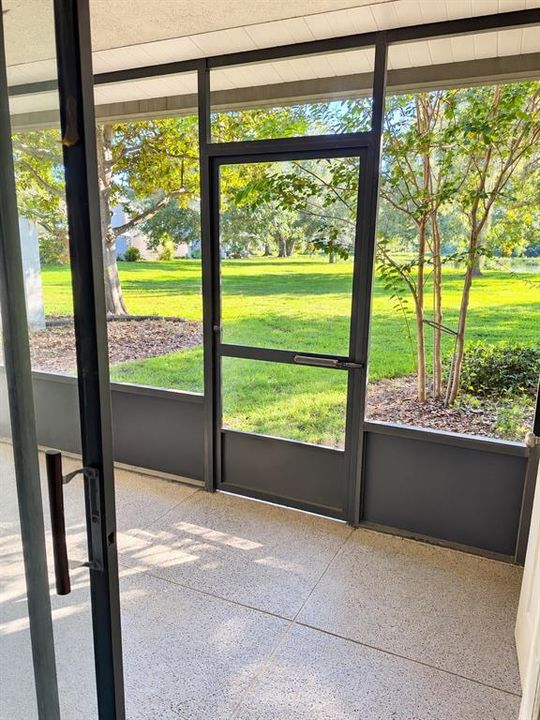 For Sale: $228,000 (2 beds, 2 baths, 1010 Square Feet)