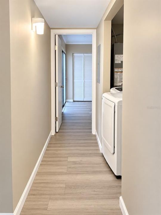 For Sale: $228,000 (2 beds, 2 baths, 1010 Square Feet)