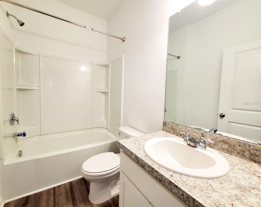 В аренду: $2,400 (3 спален, 2 ванн, 1784 Квадратных фут)