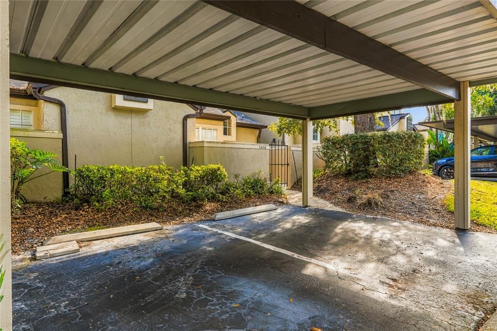 For Sale: $185,000 (1 beds, 1 baths, 832 Square Feet)