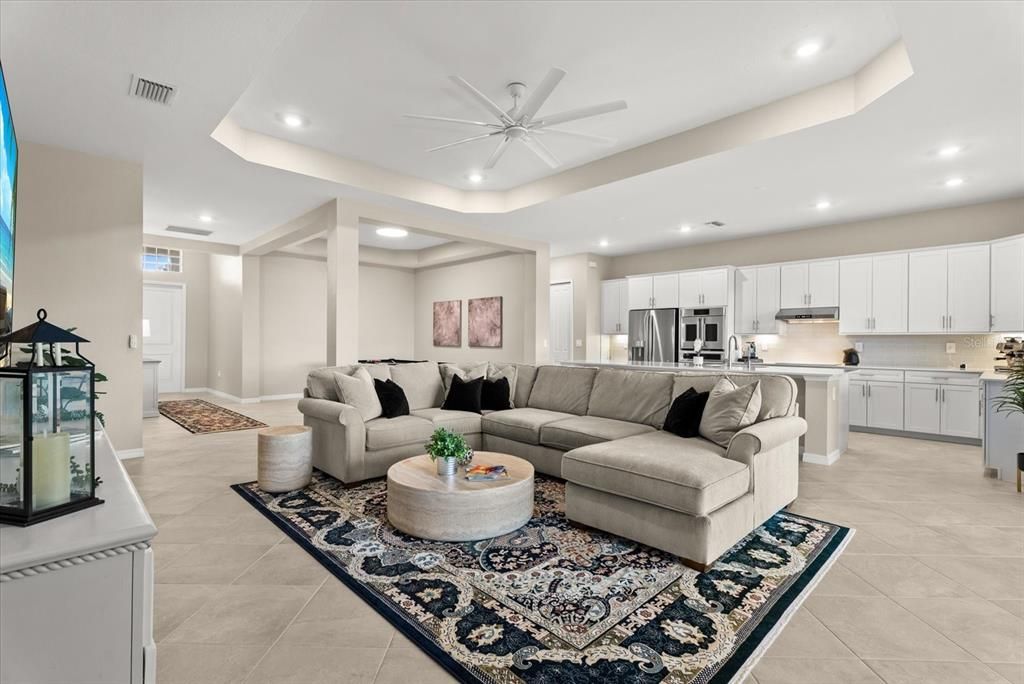 En Venta: $650,000 (3 camas, 2 baños, 2078 Pies cuadrados)