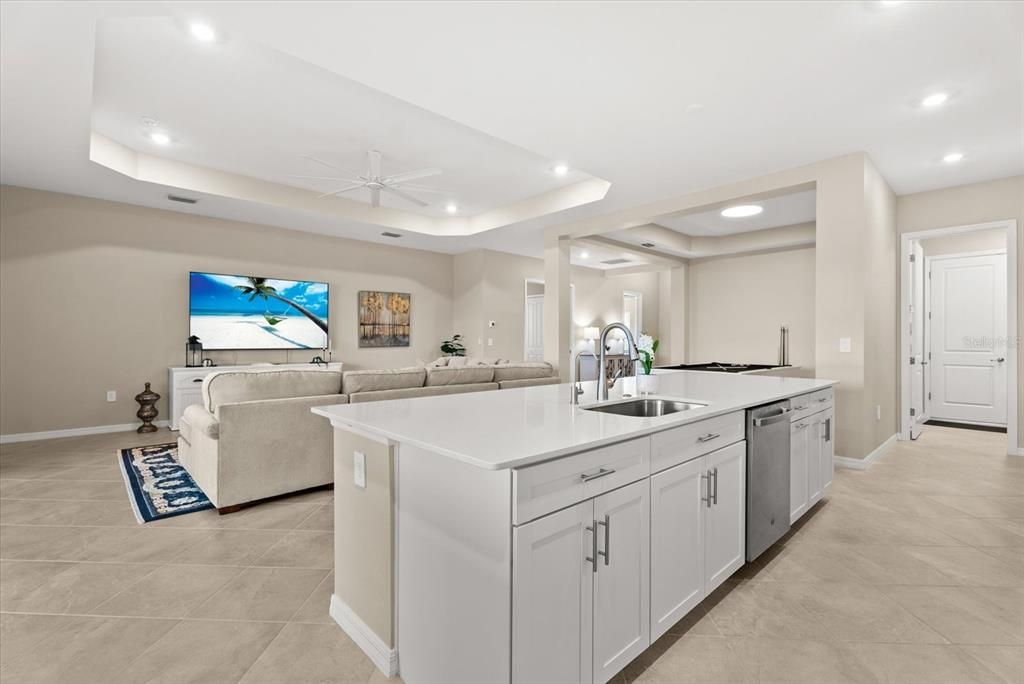 En Venta: $650,000 (3 camas, 2 baños, 2078 Pies cuadrados)